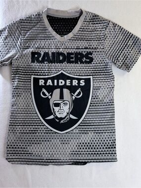 Riders by Lee Grey & Black Raiders Graphic Short Sleeve Tee